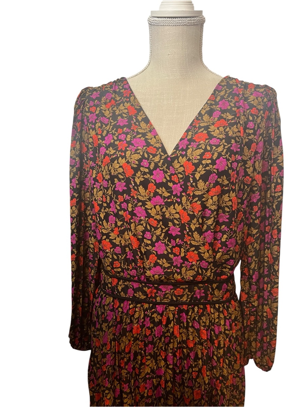 NWOT Floral V-Neck Long Sleeve Dress Black,Pink Floral by Skies are Blue Medium